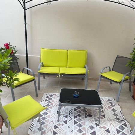 Cozy Minimal Apartment พีเรียส ภายนอก รูปภาพ