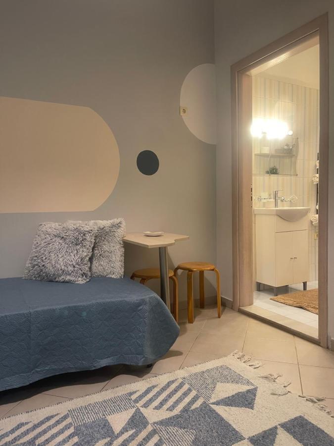 Cozy Minimal Apartment พีเรียส ภายนอก รูปภาพ