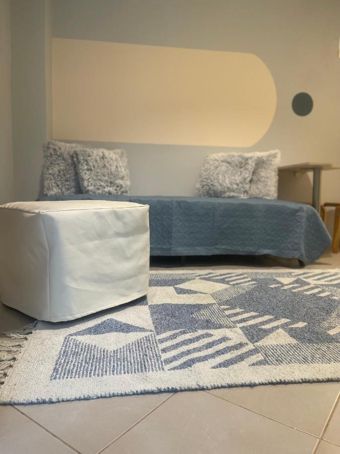 Cozy Minimal Apartment พีเรียส ภายนอก รูปภาพ