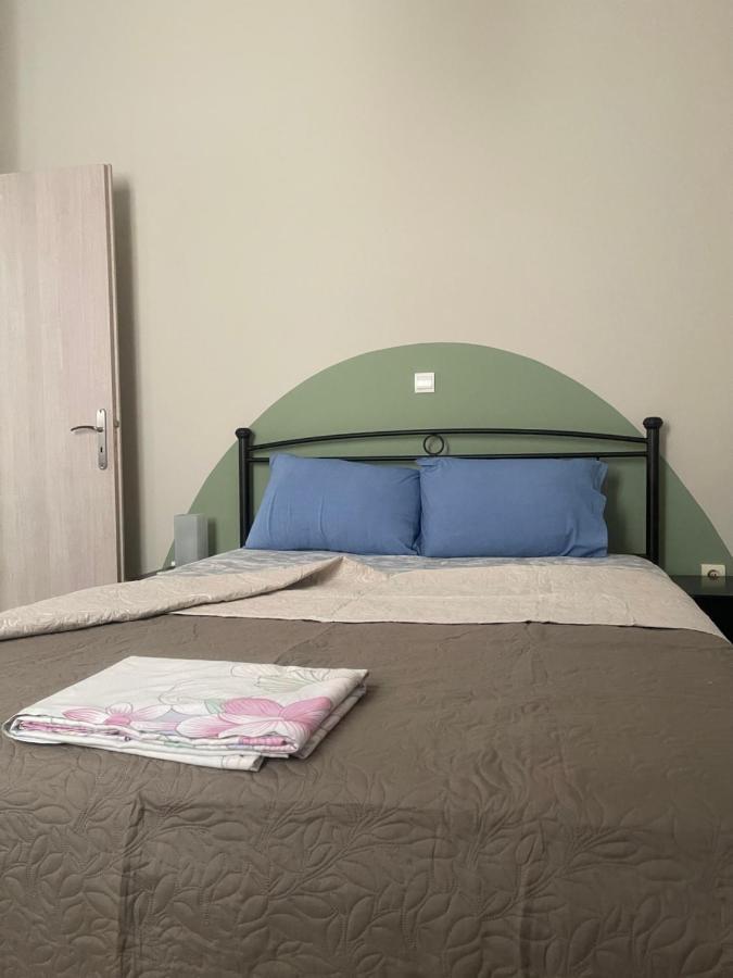 Cozy Minimal Apartment พีเรียส ภายนอก รูปภาพ
