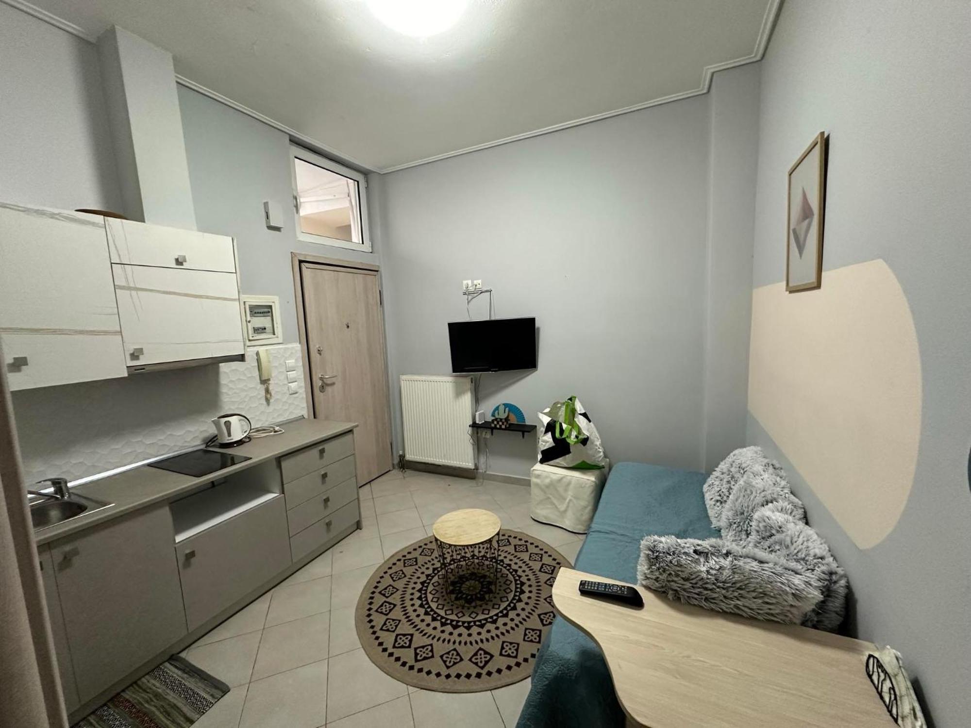 Cozy Minimal Apartment พีเรียส ภายนอก รูปภาพ